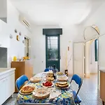 Blue House In Con Piscina * トッレ・ラピッロ