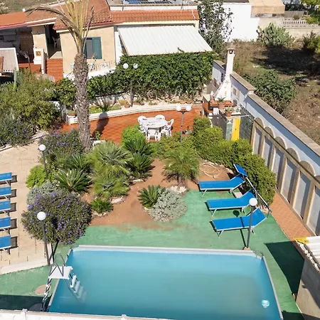 Blue House In Con Piscina 別荘 トッレ・ラピッロ